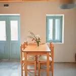 Maira Arch House * Potamos (Kythira)