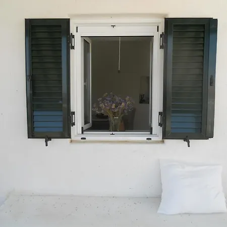 Maira Arch House