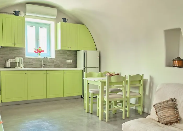 Maira Arch House * Potamos (Kythira)