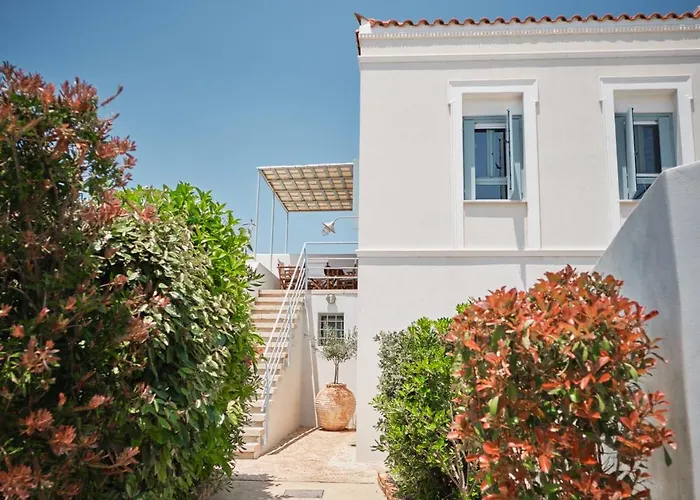 Maira Arch House * Potamos (Kythira)